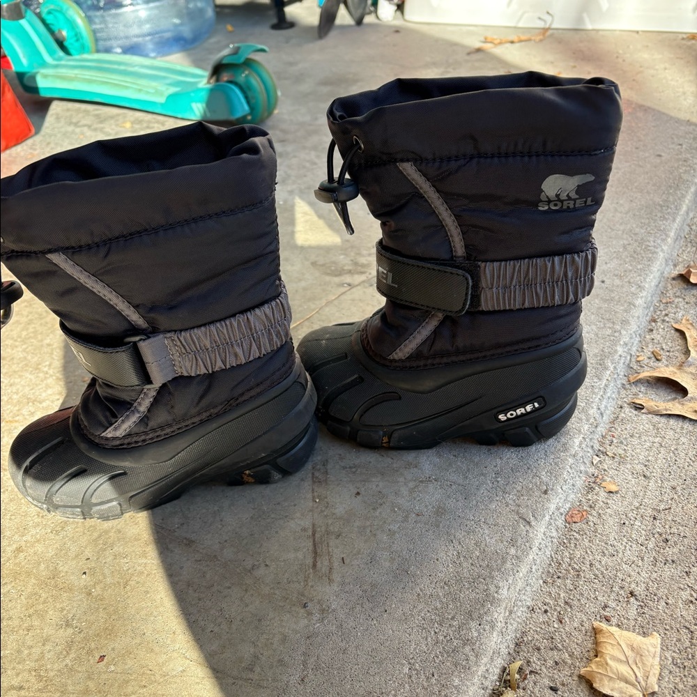 Sorel toddler 8 winter boots